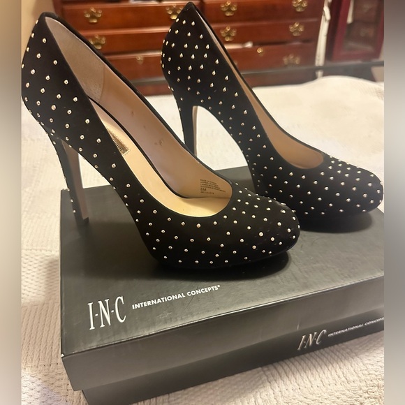 Black studded high heels - Picture 1 of 10